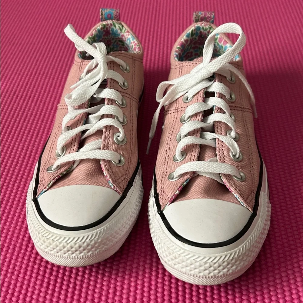 Converse Pink Canvas Low-Top Sneakers with Floral Heel Tab size 6.5 - Picture 2 of 4